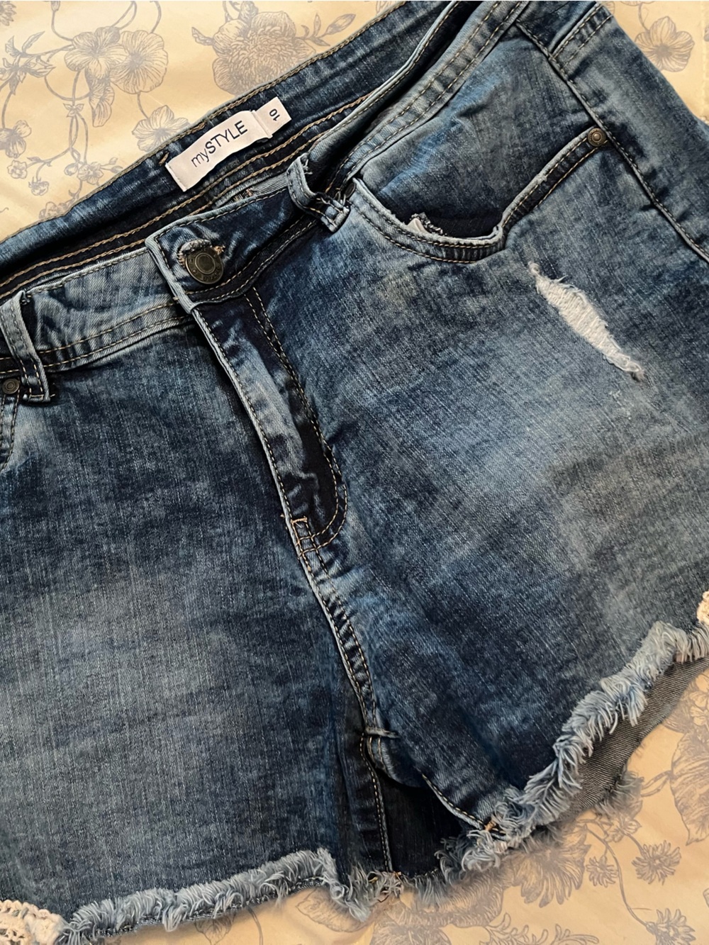 Women’s Distressed Denim Jean Shorts - Blue